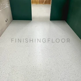 ภาพการติดตั้งกระเบื้องยางลายหินอ่อน