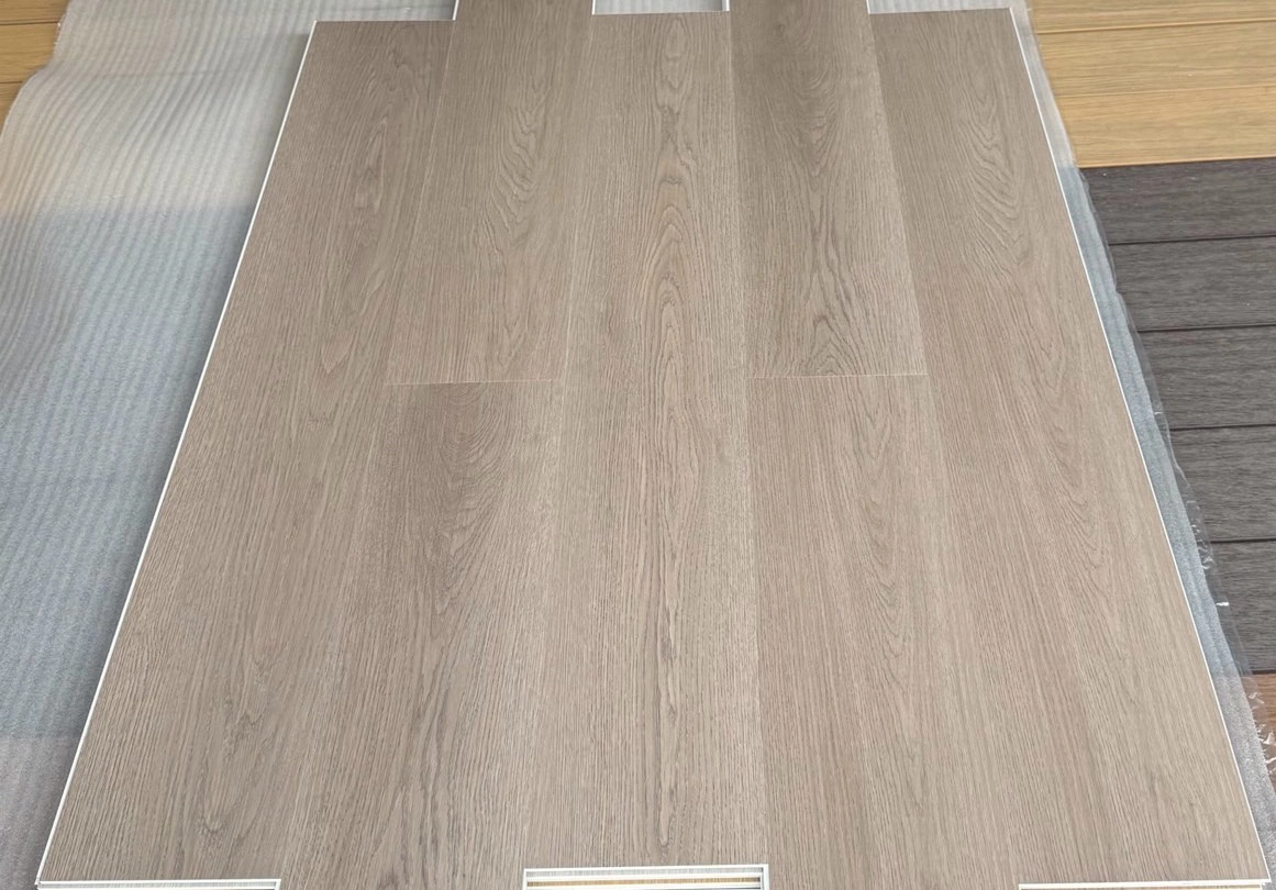 กระเบื้องยาง 6มิล PT06