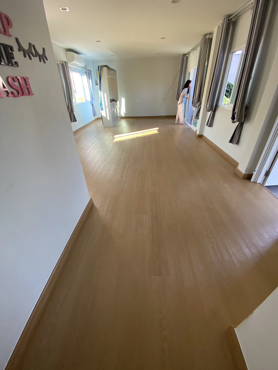 รูปภาพบ้านที่ปูกระเบื้องยาง6มิล PT05