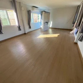 รูปภาพบ้านที่ปูกระเบื้องยาง6มิล PT05