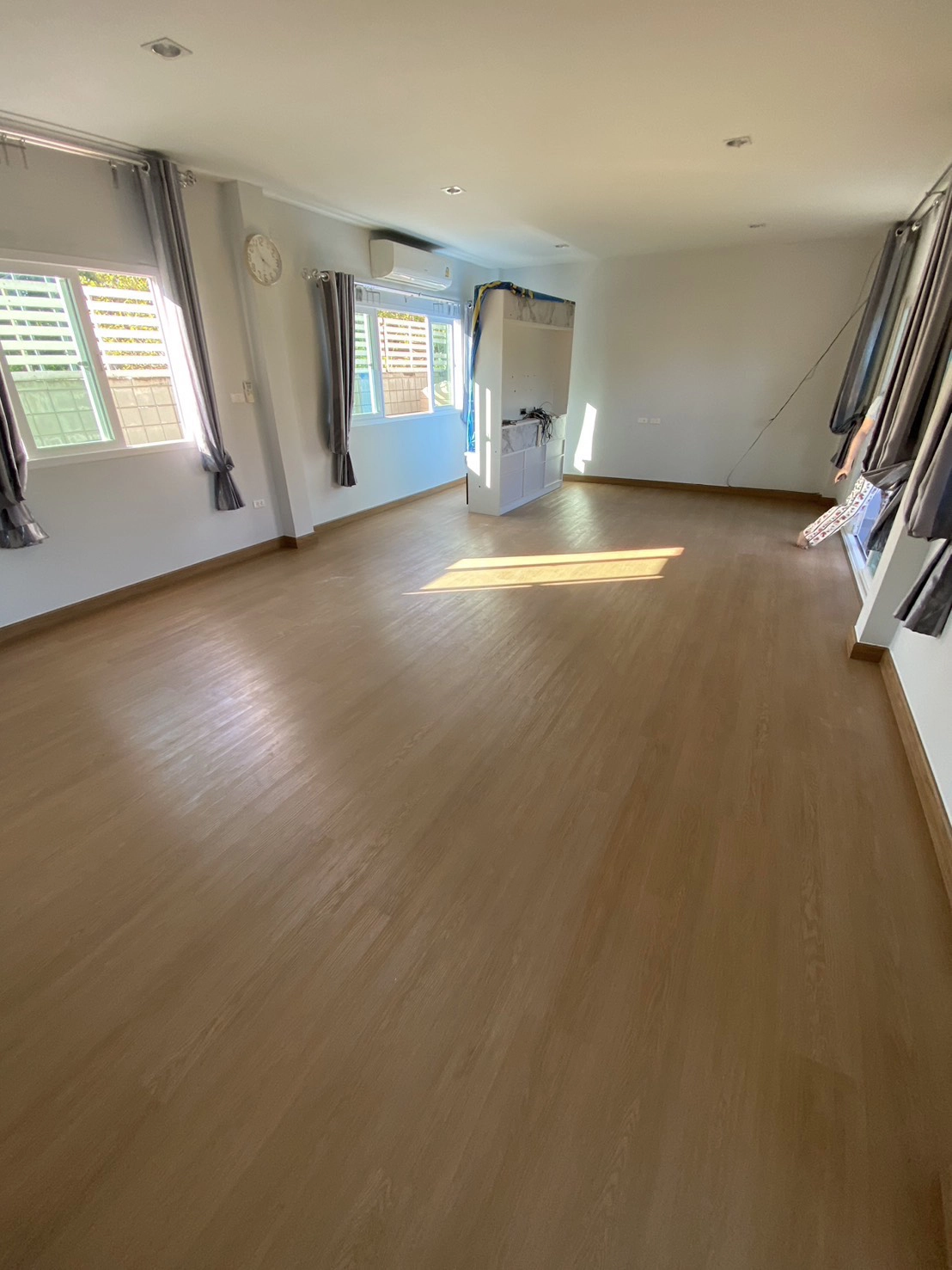 รูปภาพบ้านที่ปูกระเบื้องยาง6มิล PT05