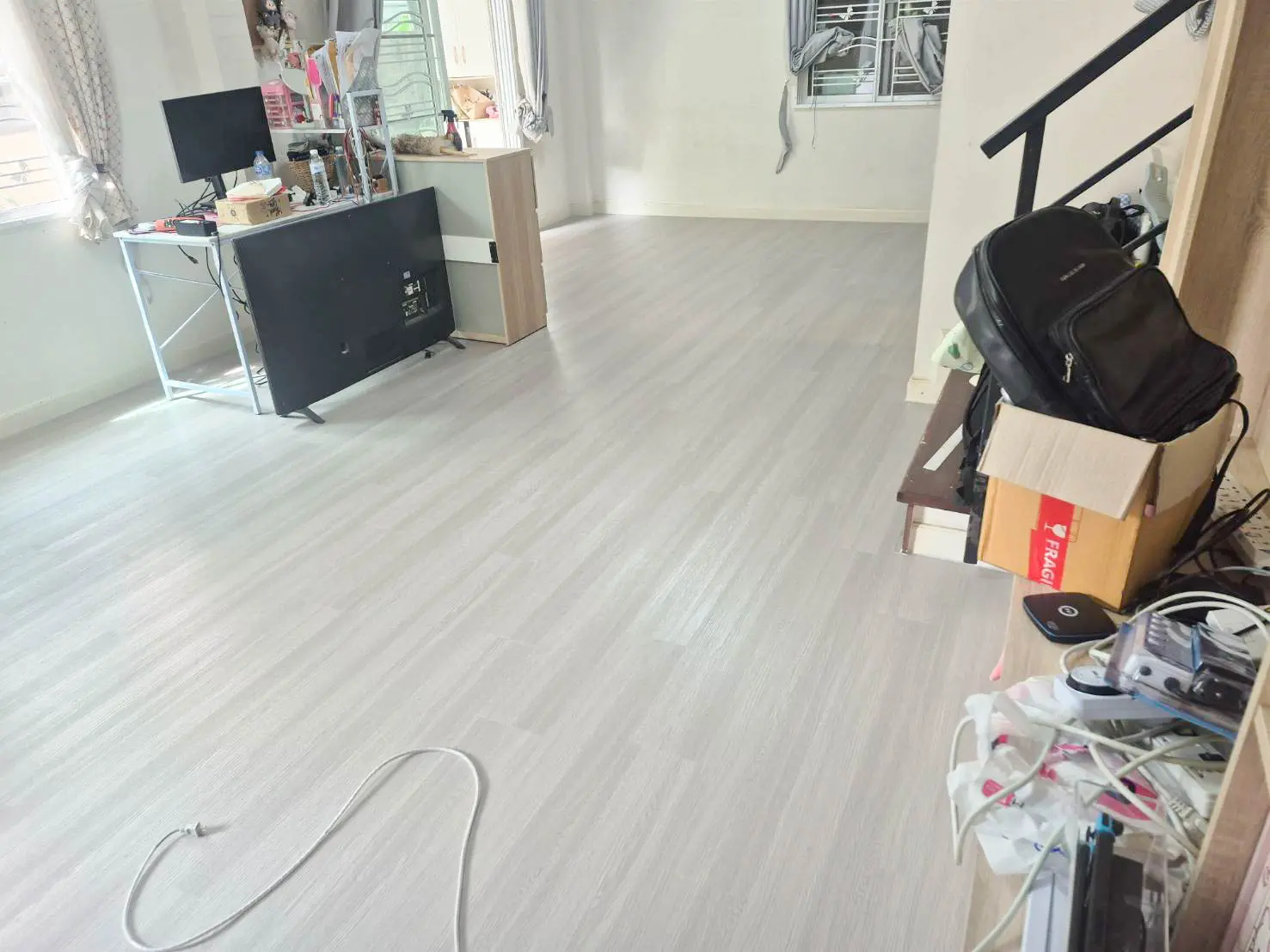 รูปรีวิวพื้นกระเบื้องยางSPC